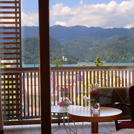 Lovec Hotel 4*