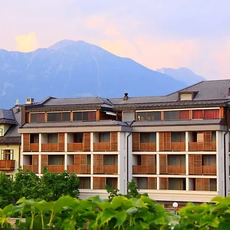 Hotel Lovec 4*