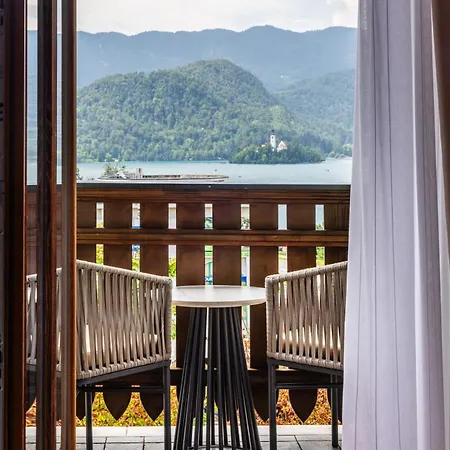 Lovec 4* ブレッド