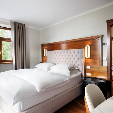 Lovec ホテル ブレッド