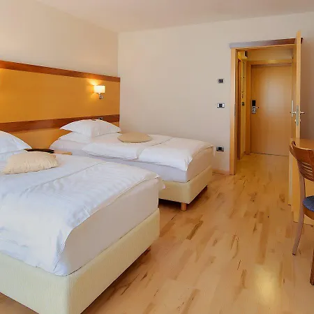 Lovec Hotel
