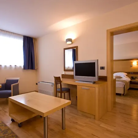 Lovec 4* ブレッド