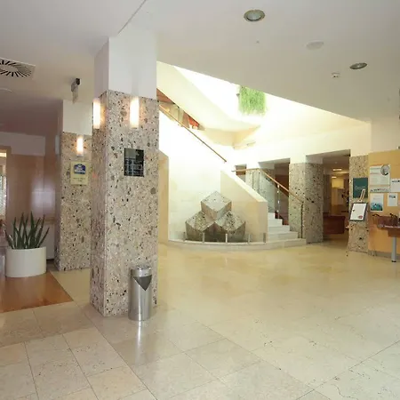 Lovec Hotel